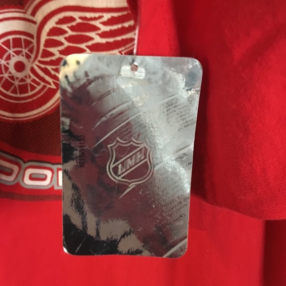Detroit Redwings OFFICIAL NHL t-shirt Size L - Picture 3 of 6
